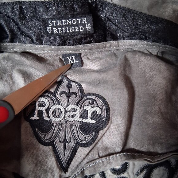 Roar Shirt Men XL Embroidered Distressed Long Sleeve Button Up Y2K Biker Rock - Picture 6 of 16